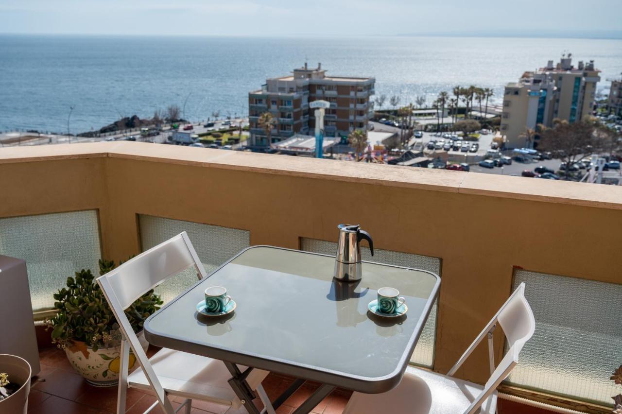 Catania Seaview Apartment With Balcony Exterior photo